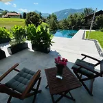 Place2be - With Infinity Pool Апартаменты