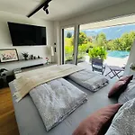 Place2be - With Infinity Pool Апартаменты *