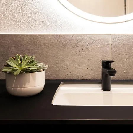 Place2be - With Infinity Pool Lejlighed *