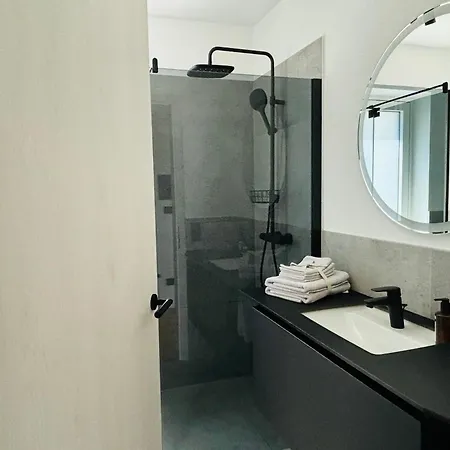 Place2be - With Infinity Pool